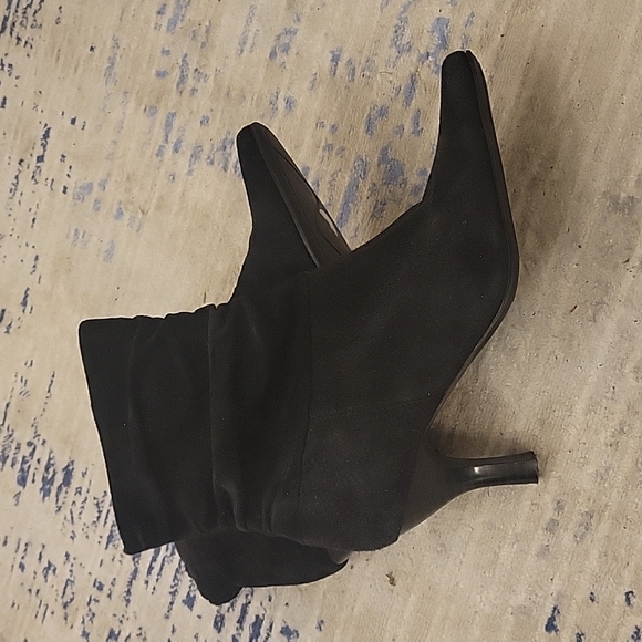 Black Suede Slouchy Ankle Boot, Kitten Heel, Size 7.5, EUC - Picture 3 of 5
